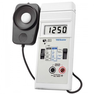 Dual-Range Traceable Light Meter
